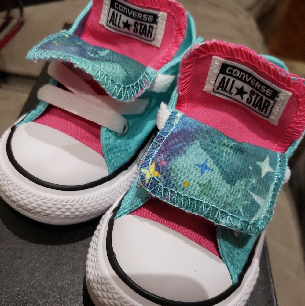 Brand NEW Converse
